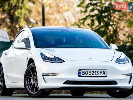 Белый Тесла Модель 3, объемом двигателя 0 л и пробегом 146 тыс. км за 17500 $, фото 1 на Automoto.ua