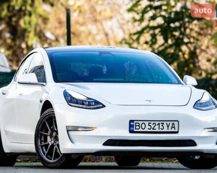 Белый Тесла Модель 3, объемом двигателя 0 л и пробегом 146 тыс. км за 17500 $, фото 1 на Automoto.ua