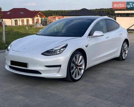 Белый Тесла Модель 3, объемом двигателя 0 л и пробегом 120 тыс. км за 14500 $, фото 1 на Automoto.ua