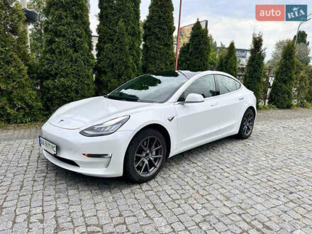 Білий Тесла Модель 3, об'ємом двигуна 0 л та пробігом 150 тис. км за 10500 $, фото 1 на Automoto.ua