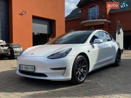 Белый Тесла Модель 3, объемом двигателя 0 л и пробегом 98 тыс. км за 17700 $, фото 1 на Automoto.ua