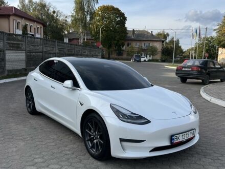 Білий Тесла Модель 3, об'ємом двигуна 0 л та пробігом 317 тис. км за 17512 $, фото 1 на Automoto.ua