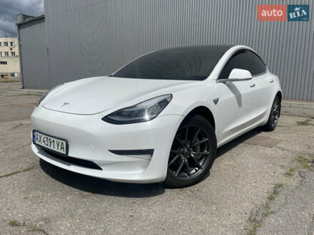 Белый Тесла Модель 3, объемом двигателя 0 л и пробегом 168 тыс. км за 14800 $, фото 1 на Automoto.ua