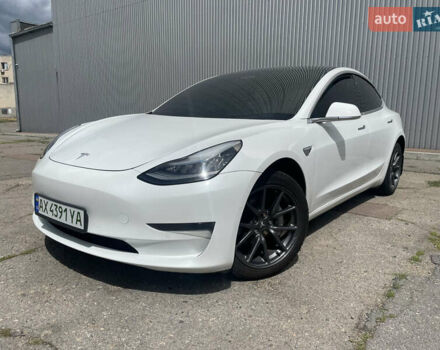 Білий Тесла Модель 3, об'ємом двигуна 0 л та пробігом 168 тис. км за 14800 $, фото 1 на Automoto.ua
