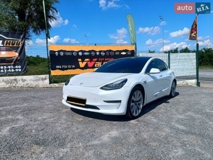 Білий Тесла Модель 3, об'ємом двигуна 0 л та пробігом 122 тис. км за 18000 $, фото 1 на Automoto.ua