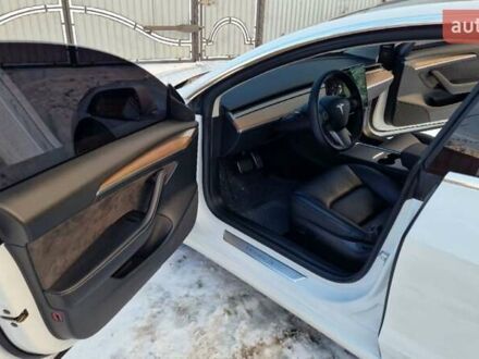 Тесла Модель 3 2019 у Чернівцях на Automoto.ua Білий Тесла Модель 3, об'ємом двигуна 0 л та пробігом 74 тис. км за 19999 $, фото 1 на Automoto.ua