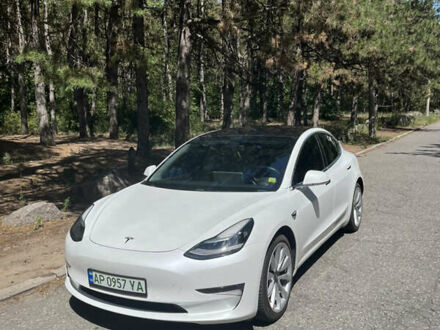 Тесла Модель 3 2019 в Запорожье на Automoto.ua Белый Тесла Модель 3, объемом двигателя 0 л и пробегом 104 тыс. км за 23000 $, фото 1 на Automoto.ua