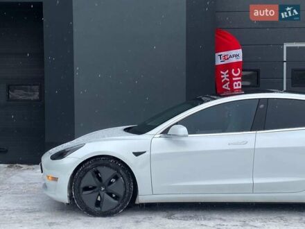 Белый Тесла Модель 3, объемом двигателя 0 л и пробегом 110 тыс. км за 19499 $, фото 1 на Automoto.ua