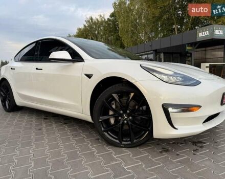 Білий Тесла Модель 3, об'ємом двигуна 0 л та пробігом 255 тис. км за 15400 $, фото 1 на Automoto.ua