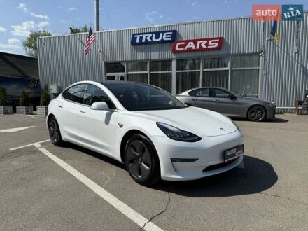 Тесла Модель 3 2019 в Киеве на Automoto.ua Белый Тесла Модель 3, объемом двигателя 0 л и пробегом 31 тыс. км за 19900 $, фото 1 на Automoto.ua