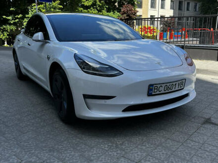 Белый Тесла Модель 3, объемом двигателя 0 л и пробегом 71 тыс. км за 22700 $, фото 1 на Automoto.ua