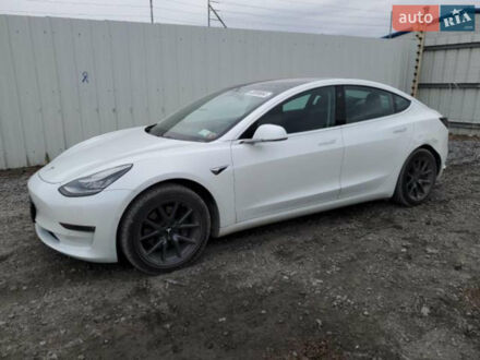 Белый Тесла Модель 3, объемом двигателя 0 л и пробегом 19 тыс. км за 11000 $, фото 1 на Automoto.ua
