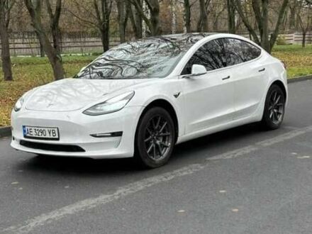 Белый Тесла Модель 3, объемом двигателя 0 л и пробегом 125 тыс. км за 13498 $, фото 1 на Automoto.ua