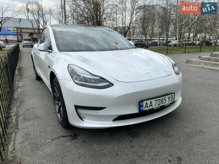 Белый Тесла Модель 3, объемом двигателя 0 л и пробегом 125 тыс. км за 15900 $, фото 1 на Automoto.ua