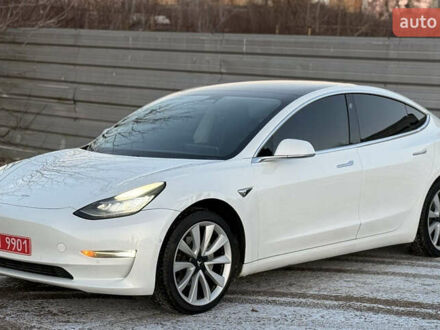 Белый Тесла Модель 3, объемом двигателя 0 л и пробегом 208 тыс. км за 14300 $, фото 1 на Automoto.ua