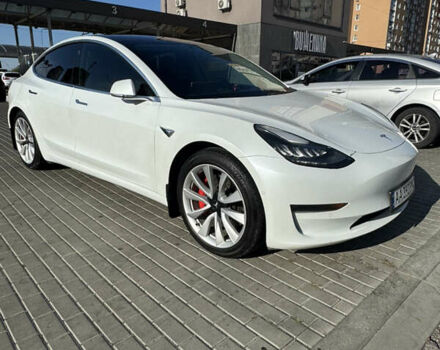Белый Тесла Модель 3, объемом двигателя 0 л и пробегом 160 тыс. км за 18300 $, фото 1 на Automoto.ua