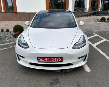 Белый Тесла Модель 3, объемом двигателя 0 л и пробегом 105 тыс. км за 356 $, фото 1 на Automoto.ua