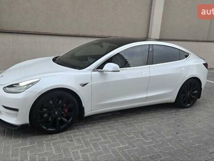 Белый Тесла Модель 3, объемом двигателя 0 л и пробегом 54 тыс. км за 21000 $, фото 1 на Automoto.ua