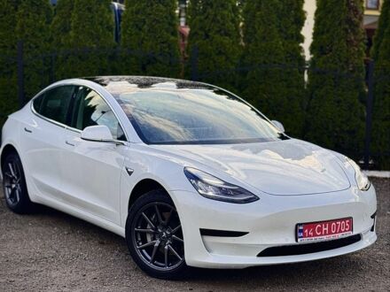 Тесла Модель 3 2019 в Бориславе на Automoto.ua Белый Тесла Модель 3, объемом двигателя 0 л и пробегом 32 тыс. км за 22000 $, фото 1 на Automoto.ua