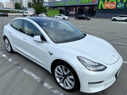 Тесла Модель 3 2020 у Києві на Automoto.ua Білий Тесла Модель 3, об'ємом двигуна 0 л та пробігом 105 тис. км за 19000 $, фото 1 на Automoto.ua