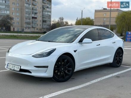 Белый Тесла Модель 3, объемом двигателя 0 л и пробегом 392 тыс. км за 14200 $, фото 1 на Automoto.ua