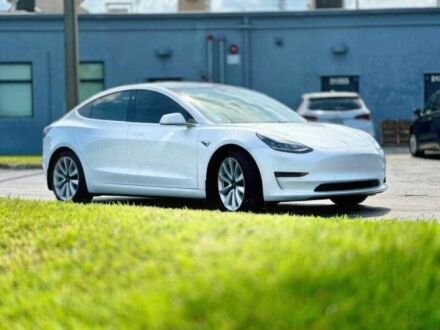 Тесла Модель 3 2020 в Мукачеве на Automoto.ua Белый Тесла Модель 3, объемом двигателя 0 л и пробегом 45 тыс. км за 16500 $, фото 1 на Automoto.ua