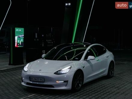 Білий Тесла Модель 3, об'ємом двигуна 0 л та пробігом 117 тис. км за 18800 $, фото 1 на Automoto.ua