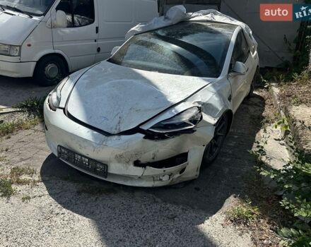 Белый Тесла Модель 3, объемом двигателя 0 л и пробегом 170 тыс. км за 7000 $, фото 1 на Automoto.ua