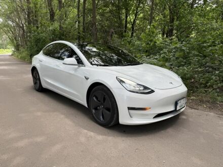 Білий Тесла Модель 3, об'ємом двигуна 0 л та пробігом 79 тис. км за 17900 $, фото 1 на Automoto.ua