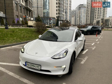 Тесла Модель 3 2020 в Киеве на Automoto.ua Белый Тесла Модель 3, объемом двигателя 0 л и пробегом 155 тыс. км за 21500 $, фото 1 на Automoto.ua