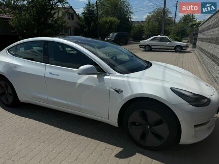 Білий Тесла Модель 3, об'ємом двигуна 0 л та пробігом 118 тис. км за 15800 $, фото 1 на Automoto.ua