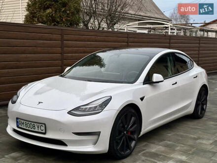 Белый Тесла Модель 3, объемом двигателя 0 л и пробегом 145 тыс. км за 20000 $, фото 1 на Automoto.ua
