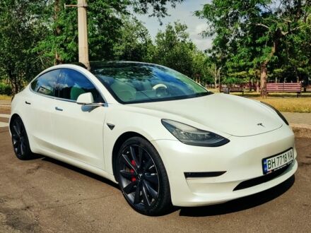 Тесла Модель 3 2020 в Николаеве на Automoto.ua Белый Тесла Модель 3, объемом двигателя 0 л и пробегом 104 тыс. км за 24374 $, фото 1 на Automoto.ua
