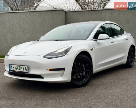 Білий Тесла Модель 3, об'ємом двигуна 0 л та пробігом 105 тис. км за 14999 $, фото 1 на Automoto.ua