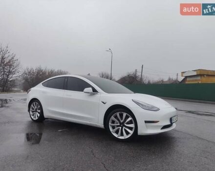 Білий Тесла Модель 3, об'ємом двигуна 0 л та пробігом 108 тис. км за 17000 $, фото 1 на Automoto.ua