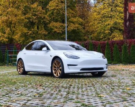 Білий Тесла Модель 3, об'ємом двигуна 0 л та пробігом 55 тис. км за 21800 $, фото 1 на Automoto.ua
