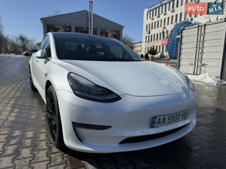 Білий Тесла Модель 3, об'ємом двигуна 0 л та пробігом 49 тис. км за 20555 $, фото 1 на Automoto.ua