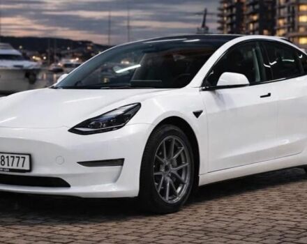 Білий Тесла Модель 3, об'ємом двигуна 0 л та пробігом 133 тис. км за 14100 $, фото 1 на Automoto.ua