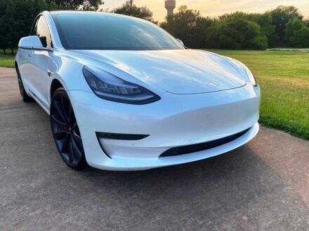 Білий Тесла Модель 3, об'ємом двигуна 0 л та пробігом 33 тис. км за 6900 $, фото 1 на Automoto.ua