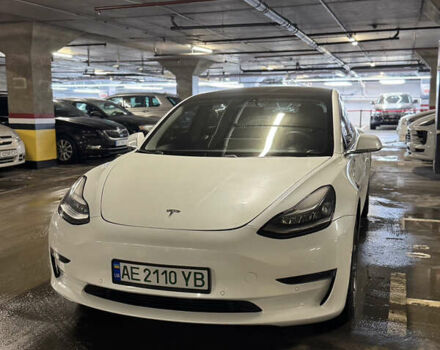 Білий Тесла Модель 3, об'ємом двигуна 0 л та пробігом 65 тис. км за 15300 $, фото 1 на Automoto.ua