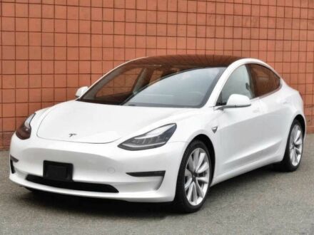 Тесла Модель 3 2020 у Києві на Automoto.ua Білий Тесла Модель 3, об'ємом двигуна 0 л та пробігом 55 тис. км за 20000 $, фото 1 на Automoto.ua