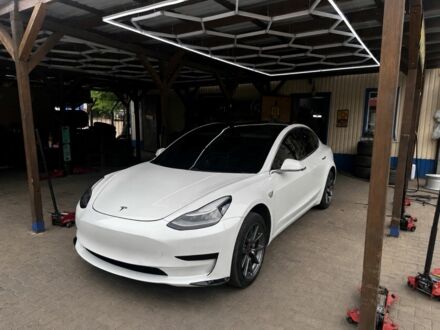 Білий Тесла Модель 3, об'ємом двигуна 0 л та пробігом 220 тис. км за 14000 $, фото 1 на Automoto.ua