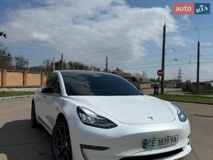 Белый Тесла Модель 3, объемом двигателя 0 л и пробегом 108 тыс. км за 18000 $, фото 1 на Automoto.ua