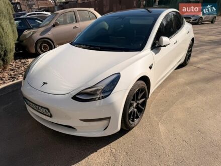 Белый Тесла Модель 3, объемом двигателя 0 л и пробегом 85 тыс. км за 16000 $, фото 1 на Automoto.ua