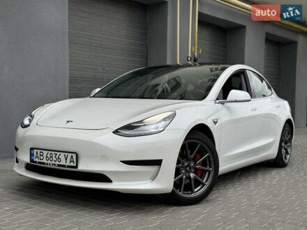 Тесла Модель 3 2020 в Виннице на Automoto.ua Белый Тесла Модель 3, объемом двигателя 0 л и пробегом 64 тыс. км за 17900 $, фото 1 на Automoto.ua