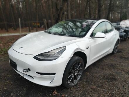 Белый Тесла Модель 3, объемом двигателя 0 л и пробегом 67 тыс. км за 9500 $, фото 1 на Automoto.ua