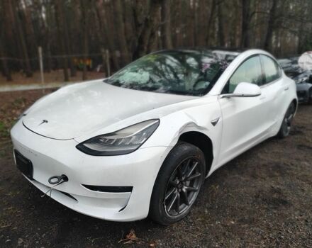 Белый Тесла Модель 3, объемом двигателя 0 л и пробегом 67 тыс. км за 9500 $, фото 1 на Automoto.ua