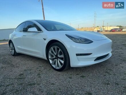 Белый Тесла Модель 3, объемом двигателя 0 л и пробегом 92 тыс. км за 5000 $, фото 1 на Automoto.ua