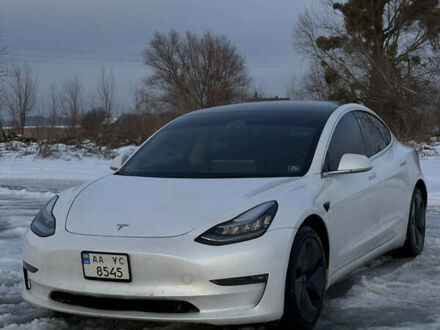 Білий Тесла Модель 3, об'ємом двигуна 0 л та пробігом 191 тис. км за 18500 $, фото 1 на Automoto.ua