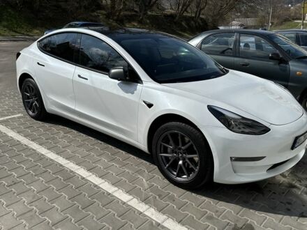 Тесла Модель 3 2020 у Фастове на Automoto.ua Білий Тесла Модель 3, об'ємом двигуна 0 л та пробігом 82 тис. км за 19500 $, фото 1 на Automoto.ua